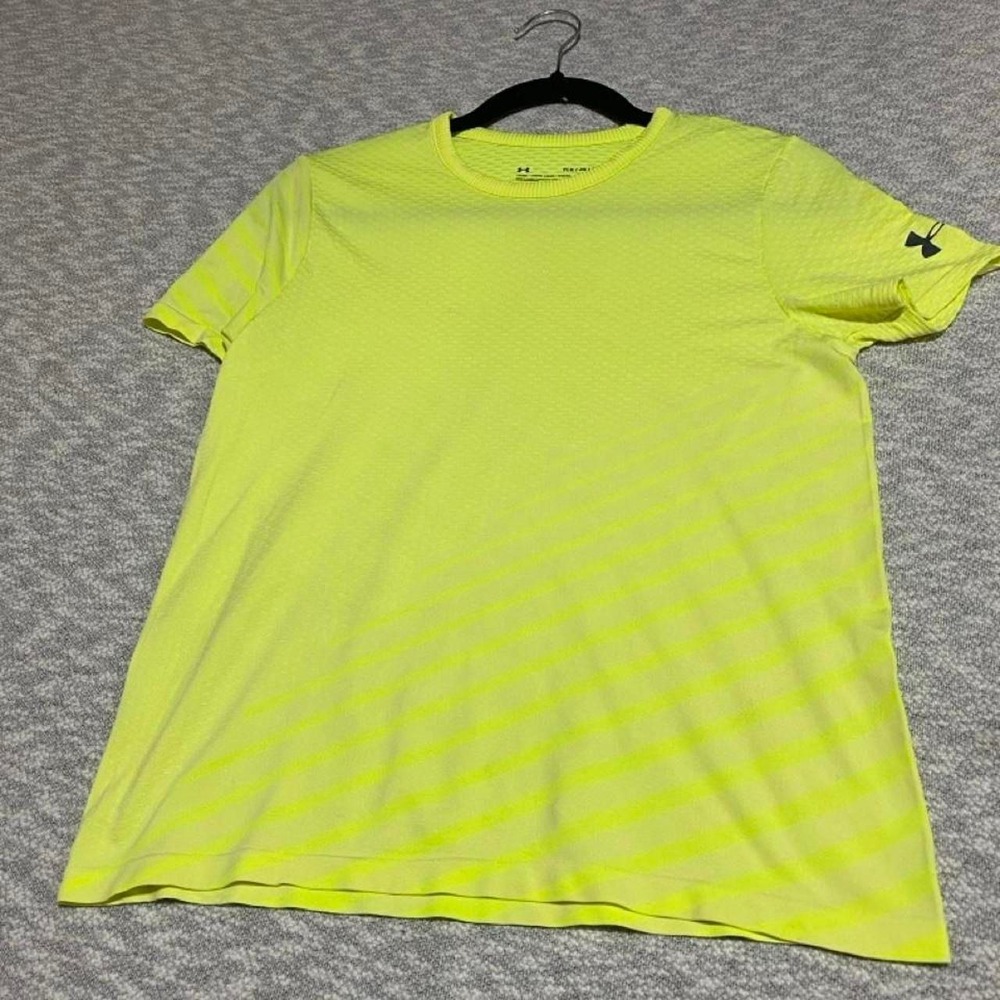Under Armour neon green active loose  t-shirt size YLG(12-14). SKU-B928